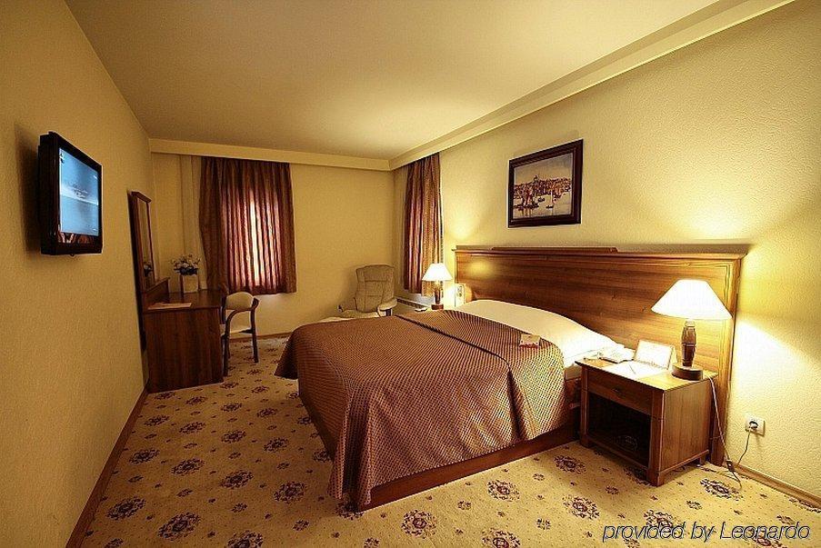 Peri Tower Hotel Νεβσεχίρ Δωμάτιο φωτογραφία