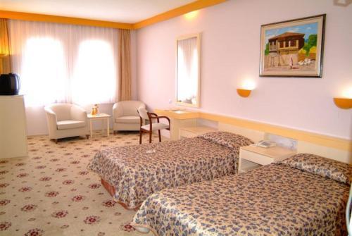 Peri Tower Hotel Νεβσεχίρ Δωμάτιο φωτογραφία
